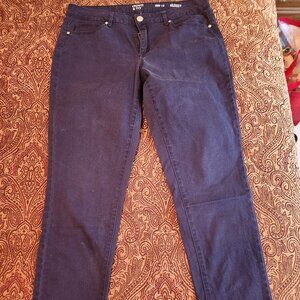 CROWN & IVY NAVY DRESS PANTS